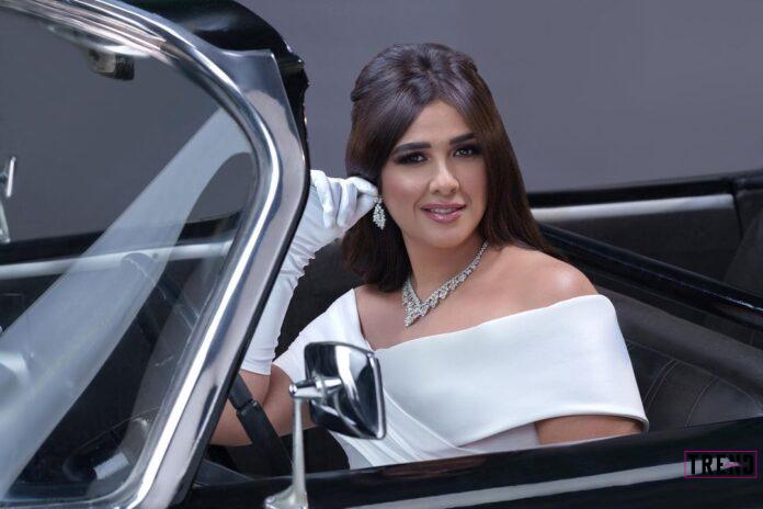 ياسمين عبد العزيز